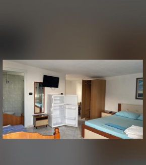 Llambro Rooms